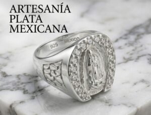 Anillo de plata Virgen de Guadalupe con Zirconias y diseño artesanal