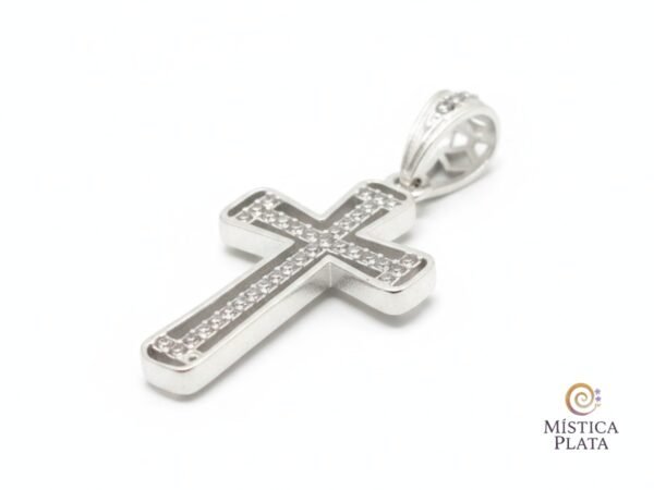 Cruz con Zirconia Protector